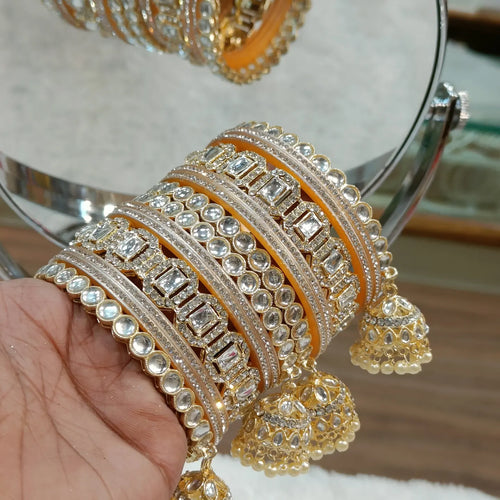 Stylish bangles set