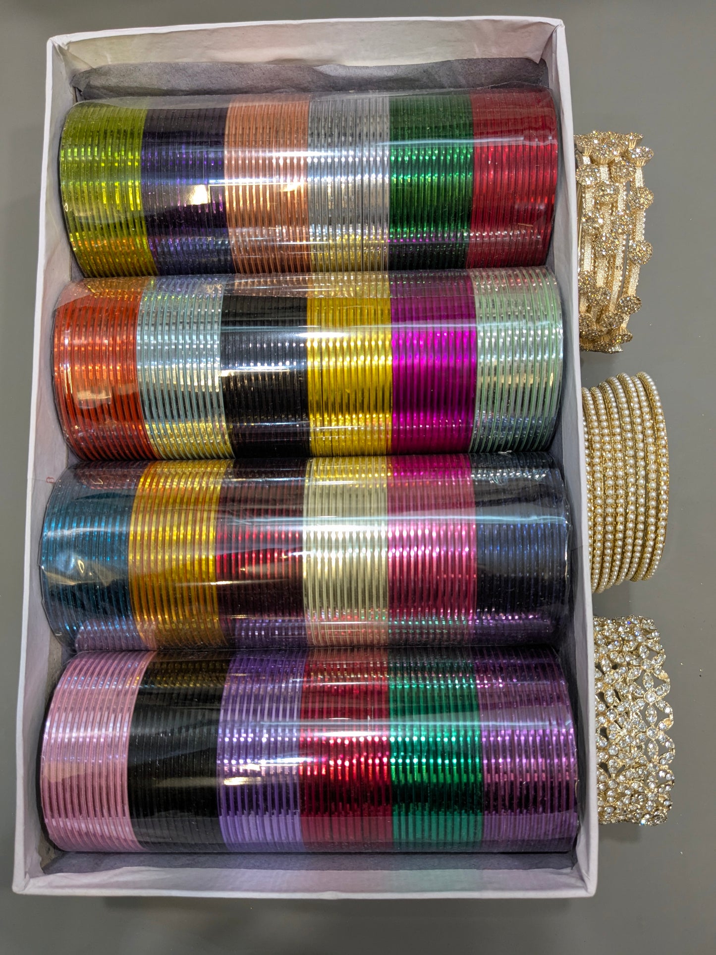 GLOSSY BANGLES WITH BEAUTIFUL SIDERS