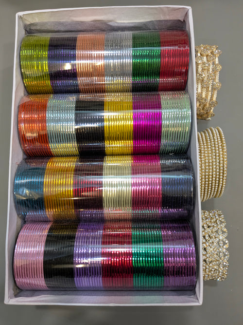 GLOSSY BANGLES WITH BEAUTIFUL SIDERS