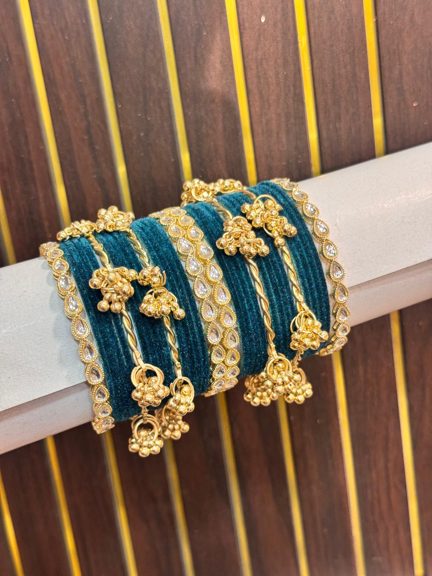 New bridal bangles Set With velvet and kakshmiri Kundan