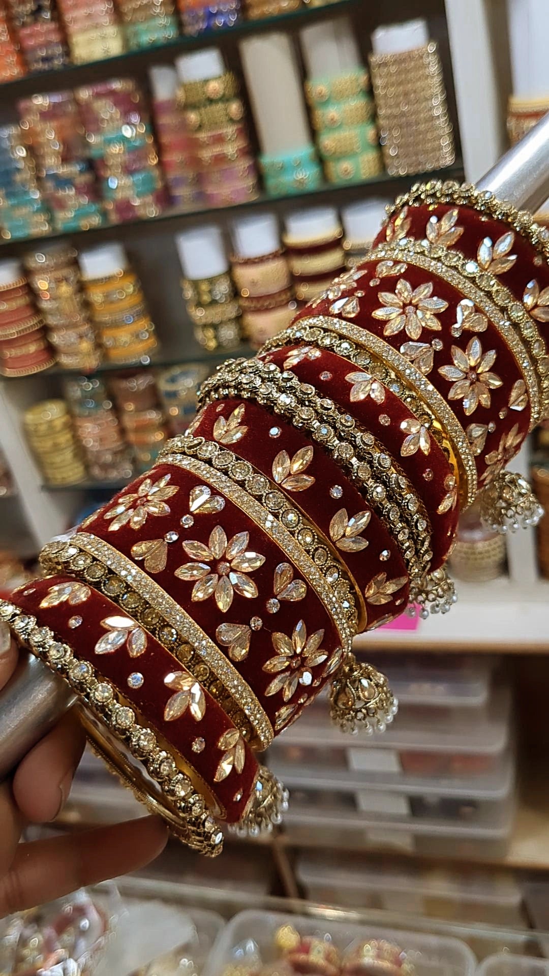 VELVET JHUMKHI