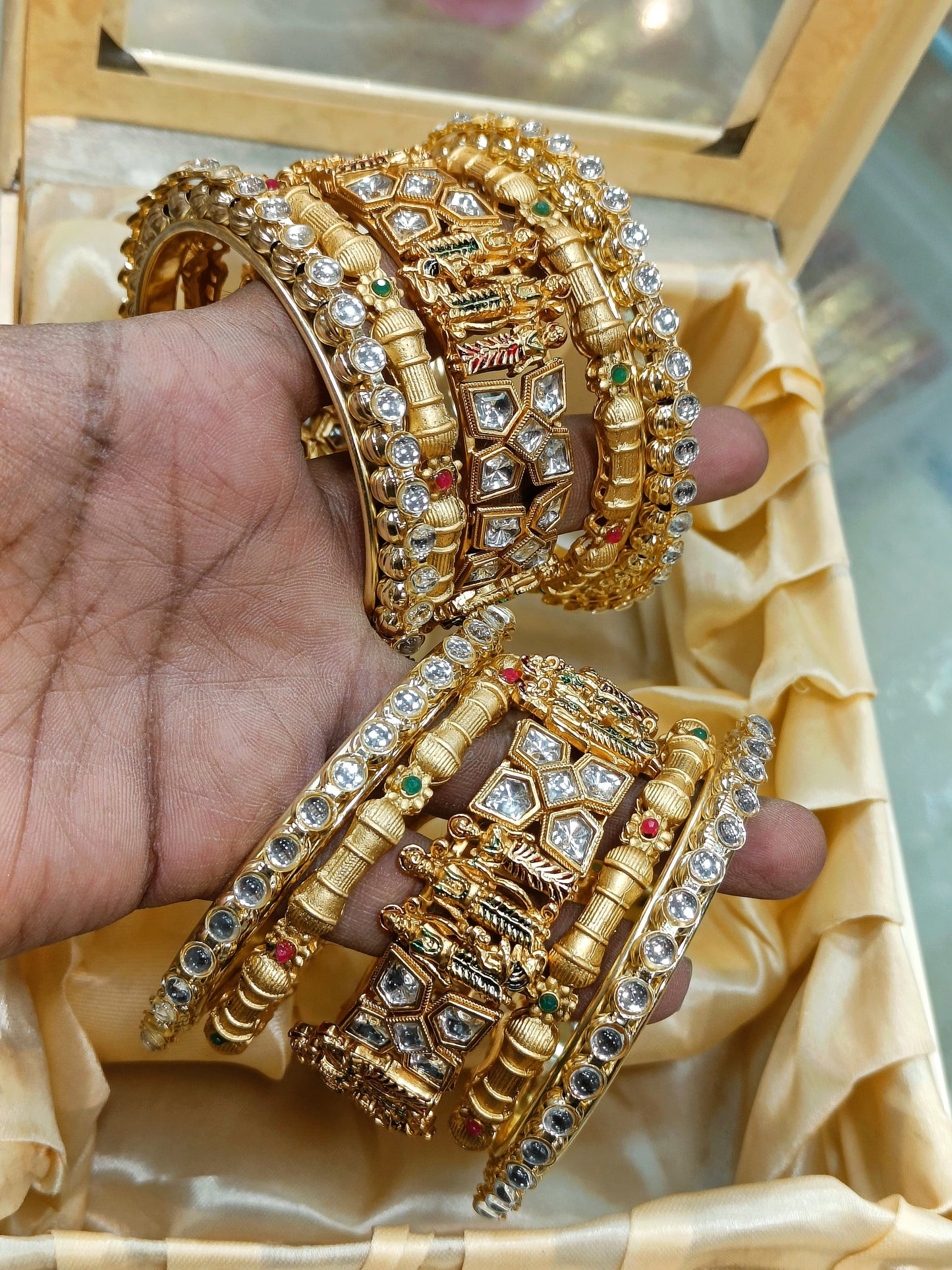 HOLY RAJWADI bangles