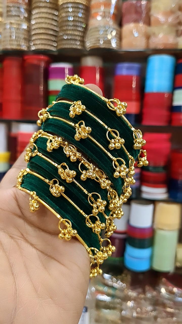 KASHMIRI bangles
With velvet