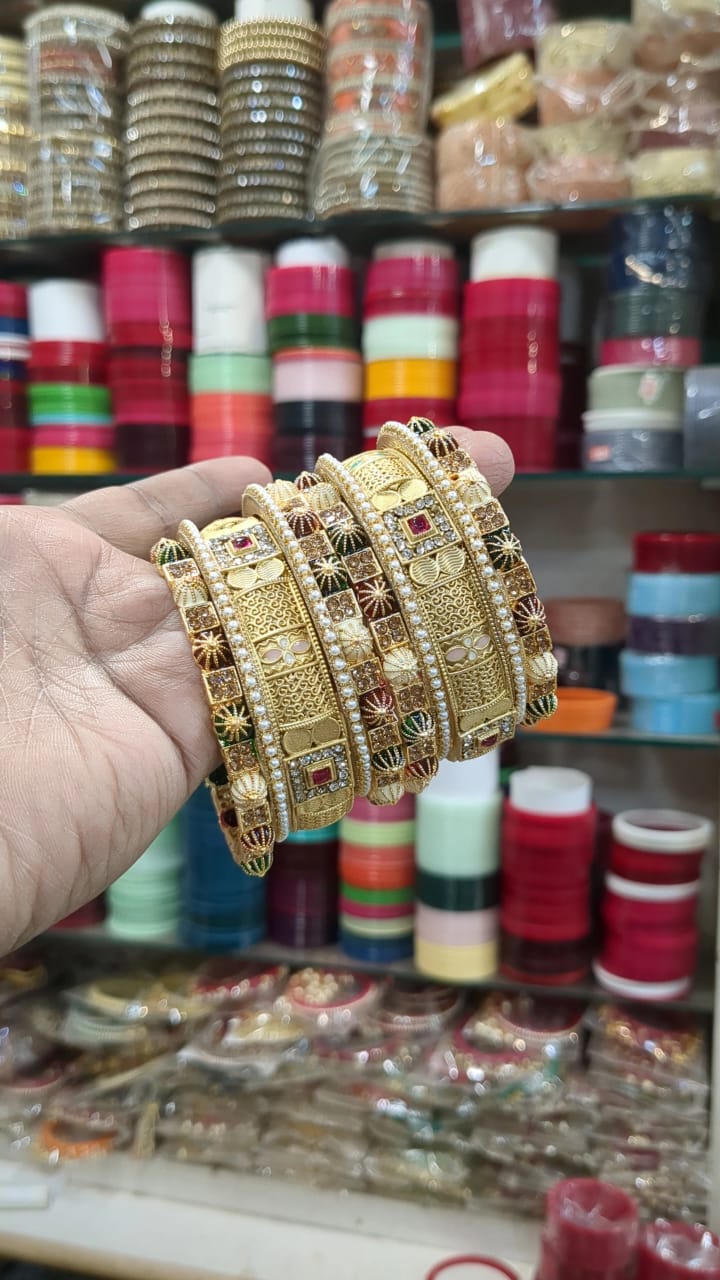 Antitanish Bangles set