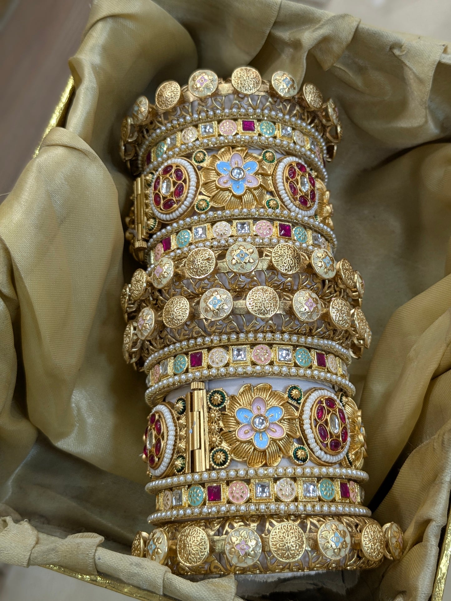 Flower rajwadi bangles