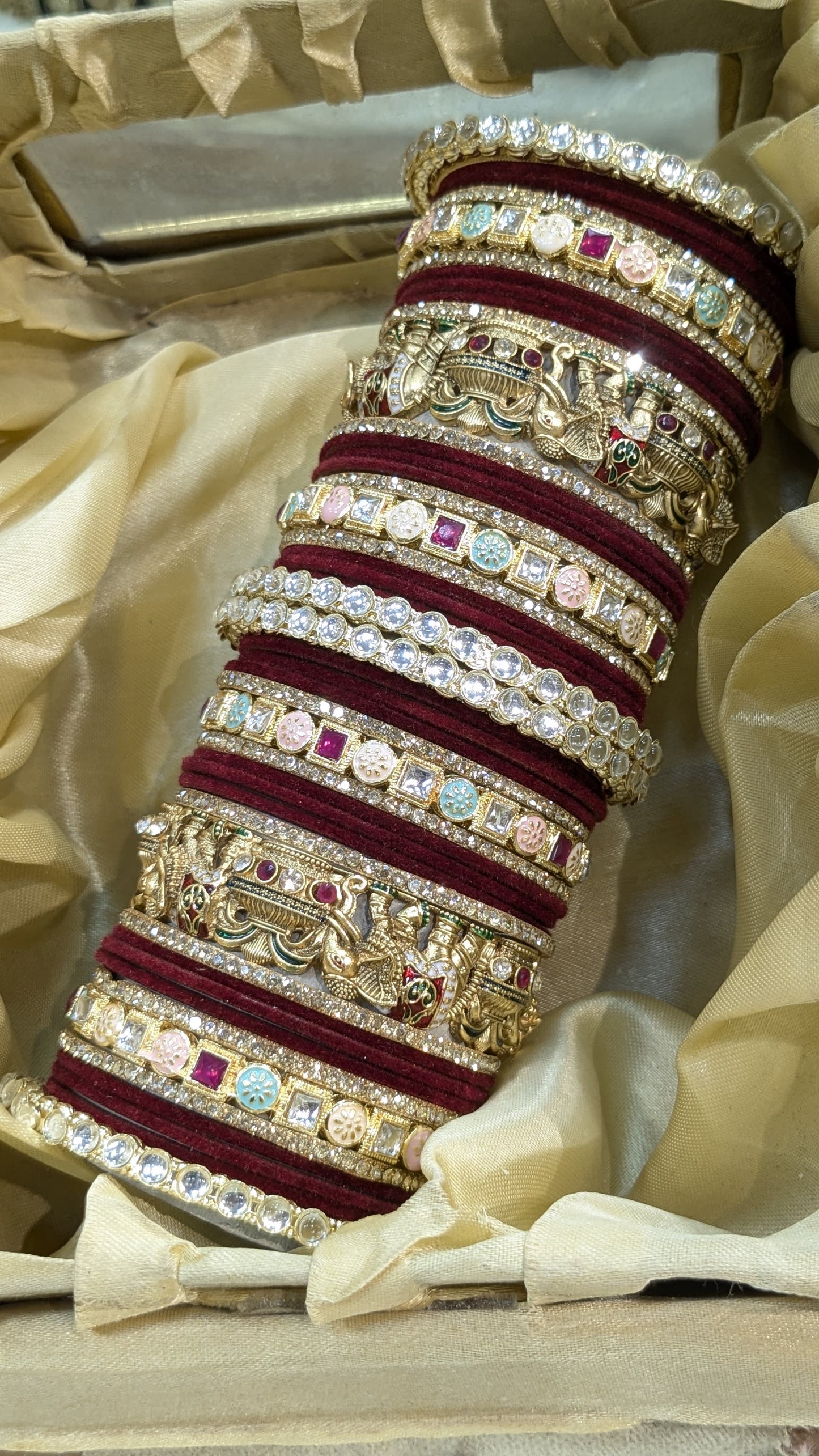 Kalash
Short rajwadi chura