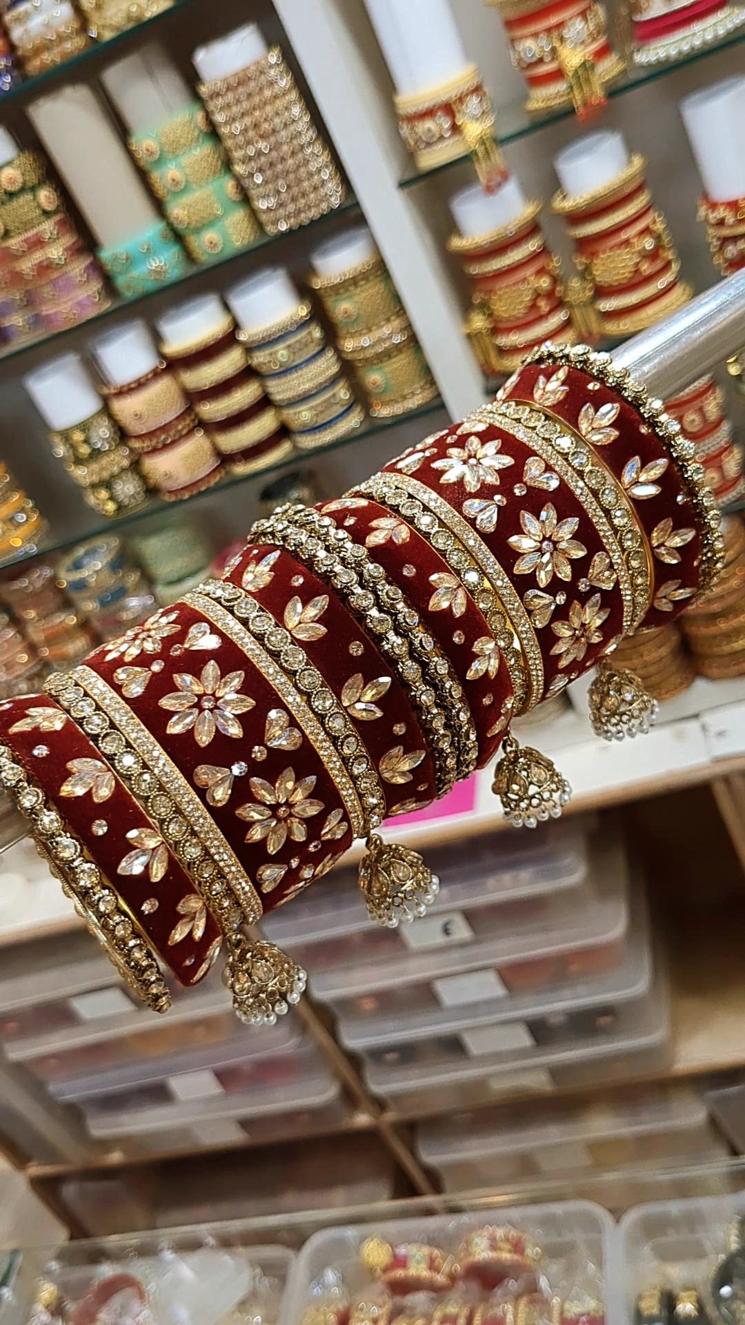 VELVET JHUMKHI