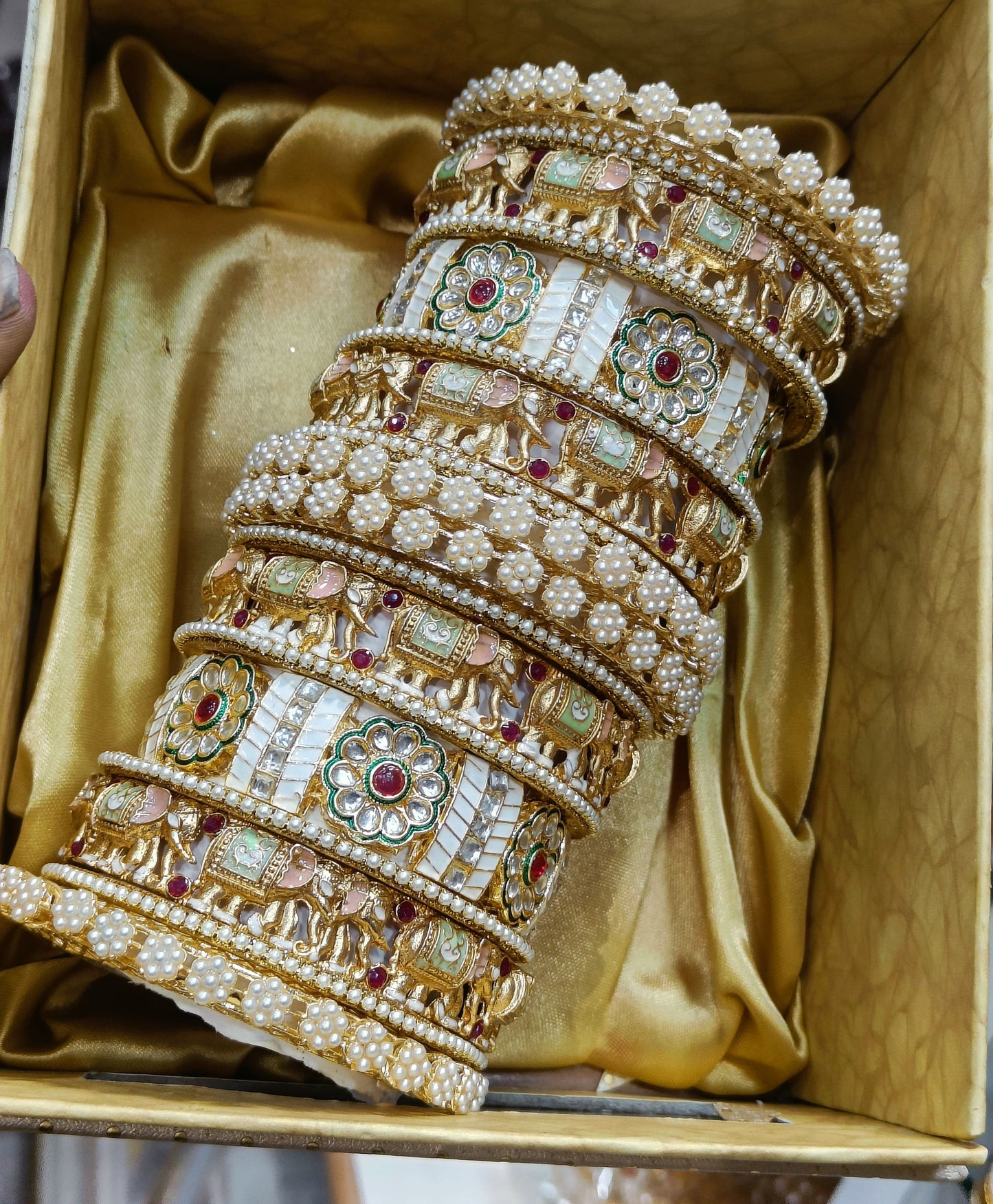 Light color rajwadi elephant bangles