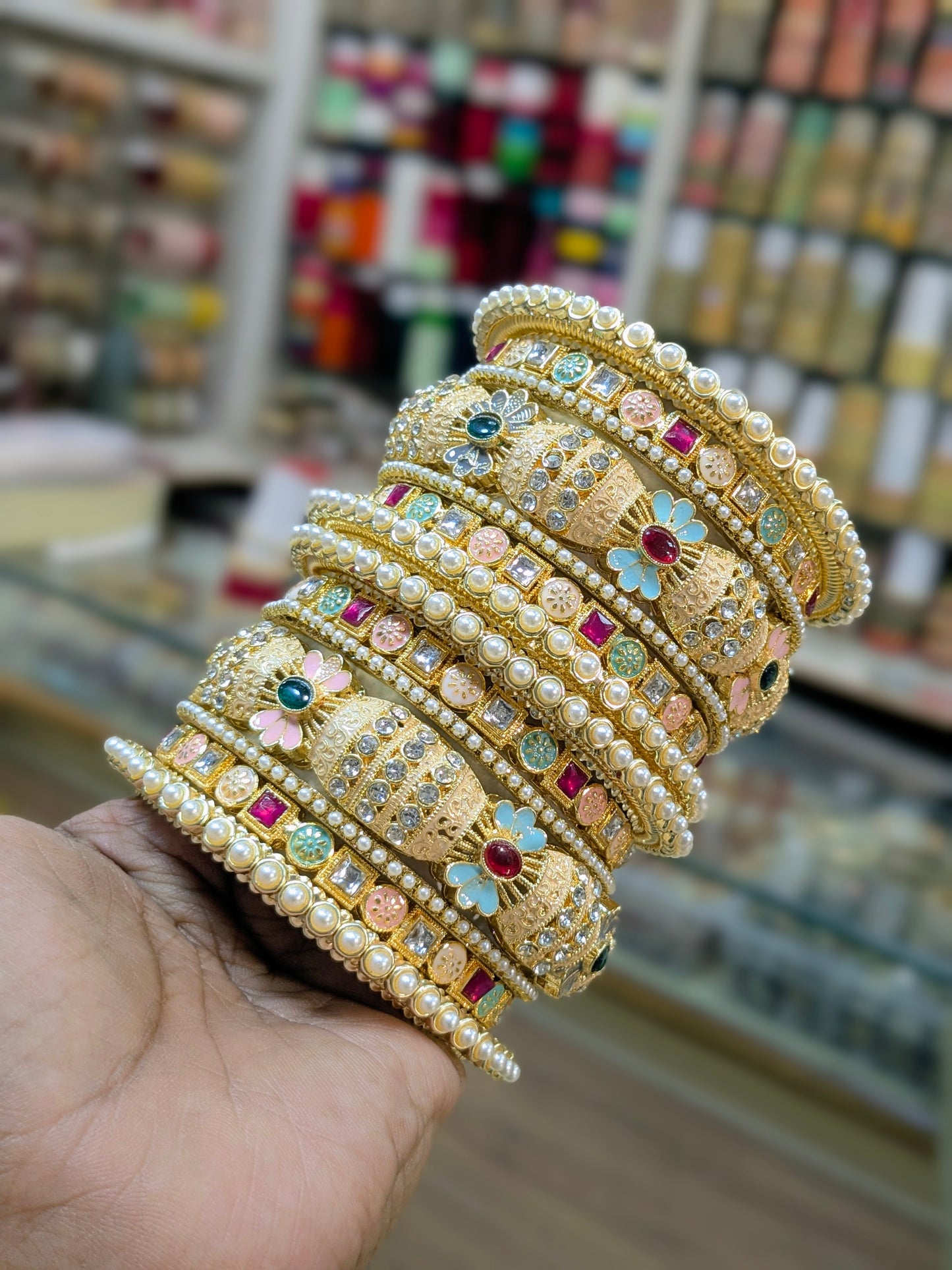 OFF WHITE MULTY BANGLES SET