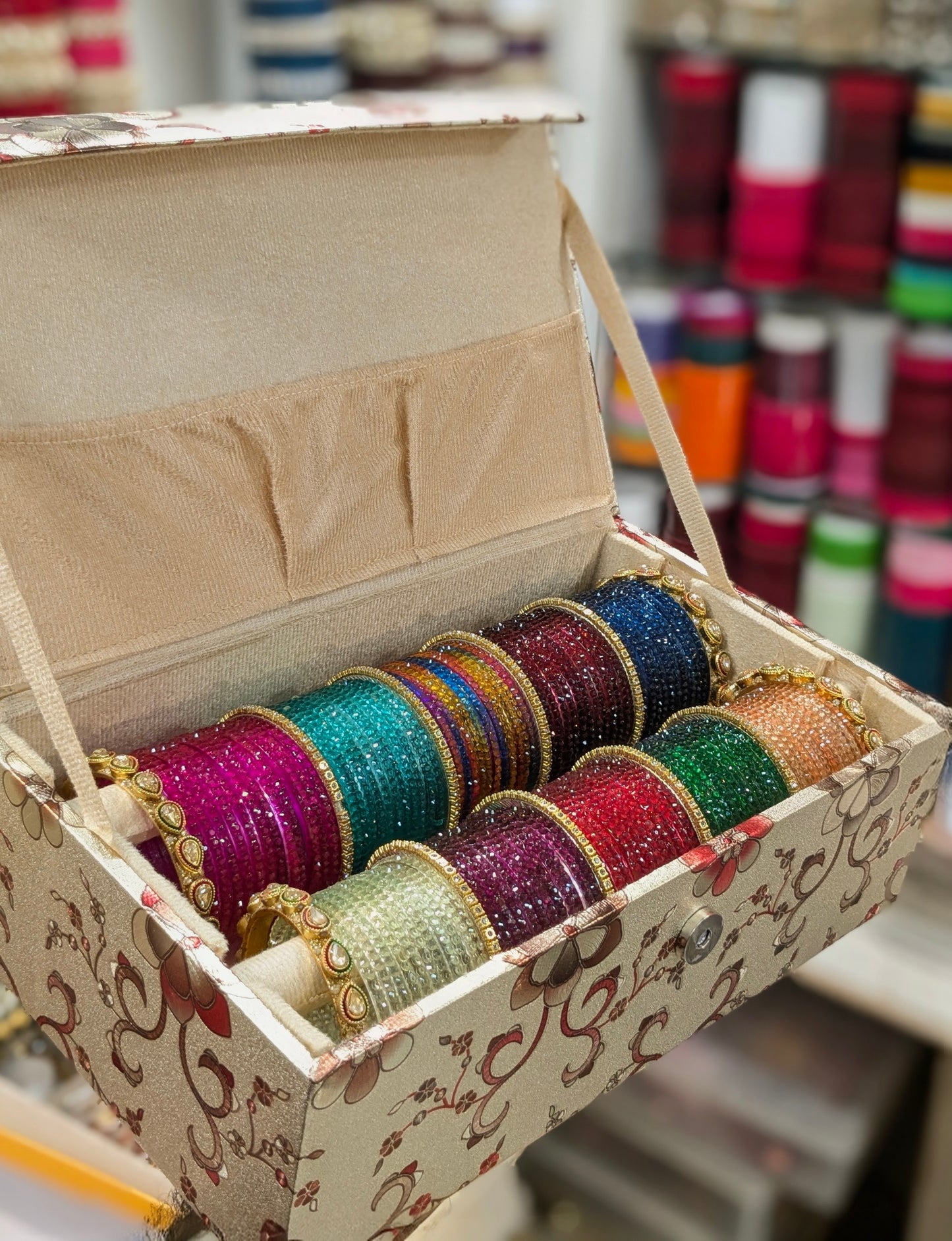 ✨ Raindrop Glass Bangles with Premium Organizer – Elegant & Everyday Wear