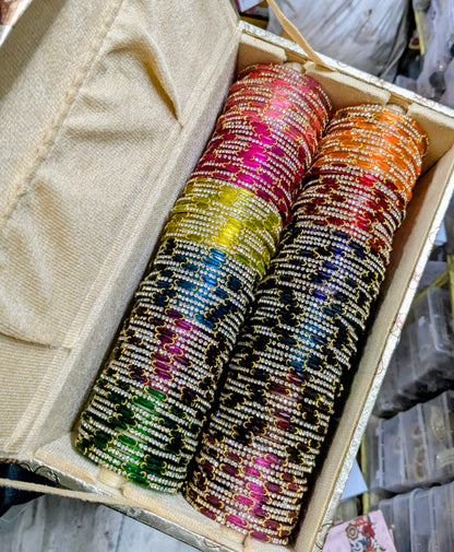 ✨ Feather Strip Glass Bangles – Elegant Lightweight Design with Shimmer Finish