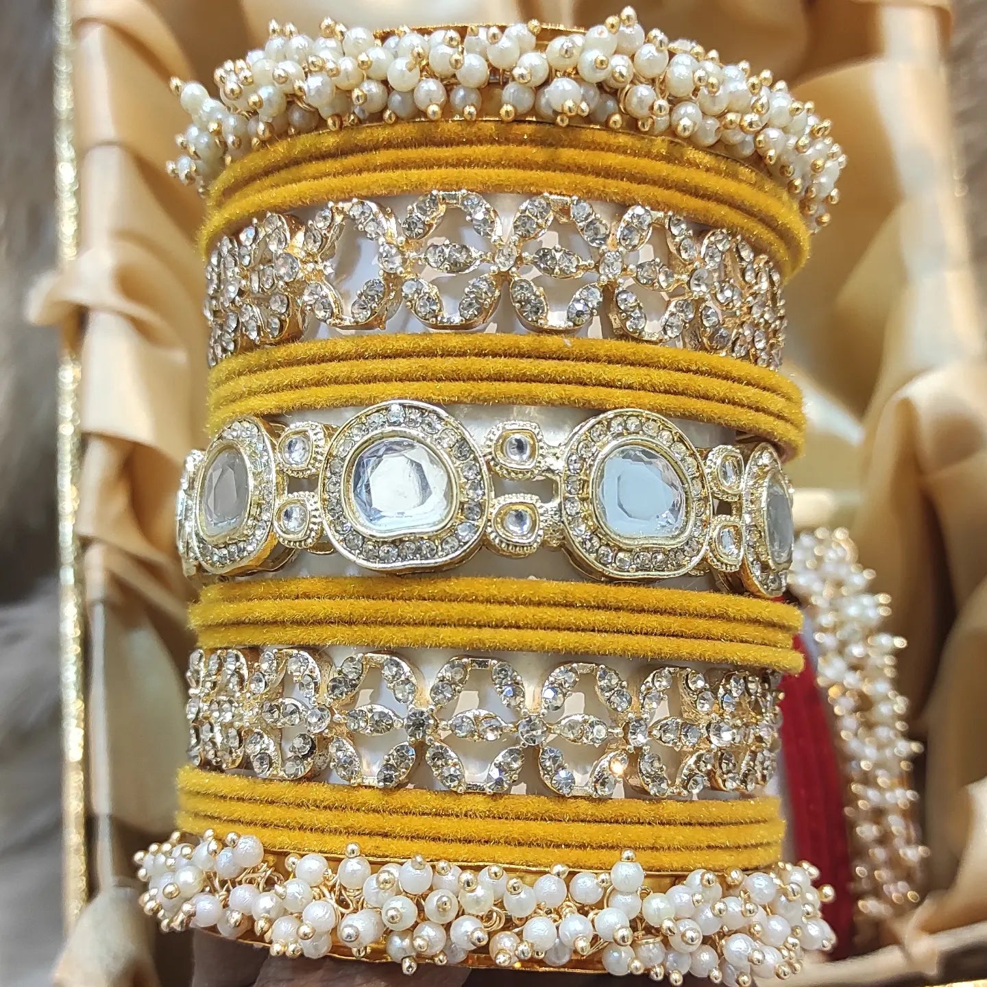 Big stones bridal bangles set